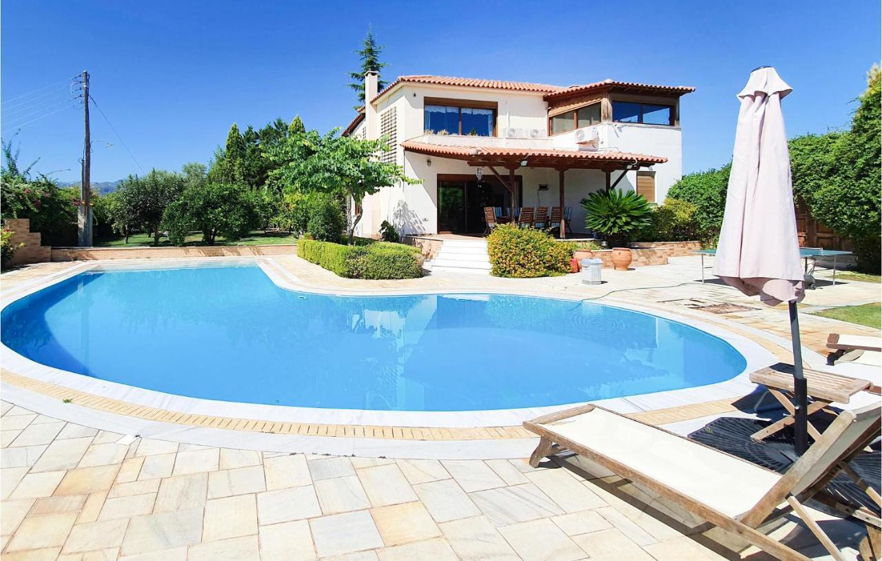 Lovely Home In Kiato With Wifi Exterior foto