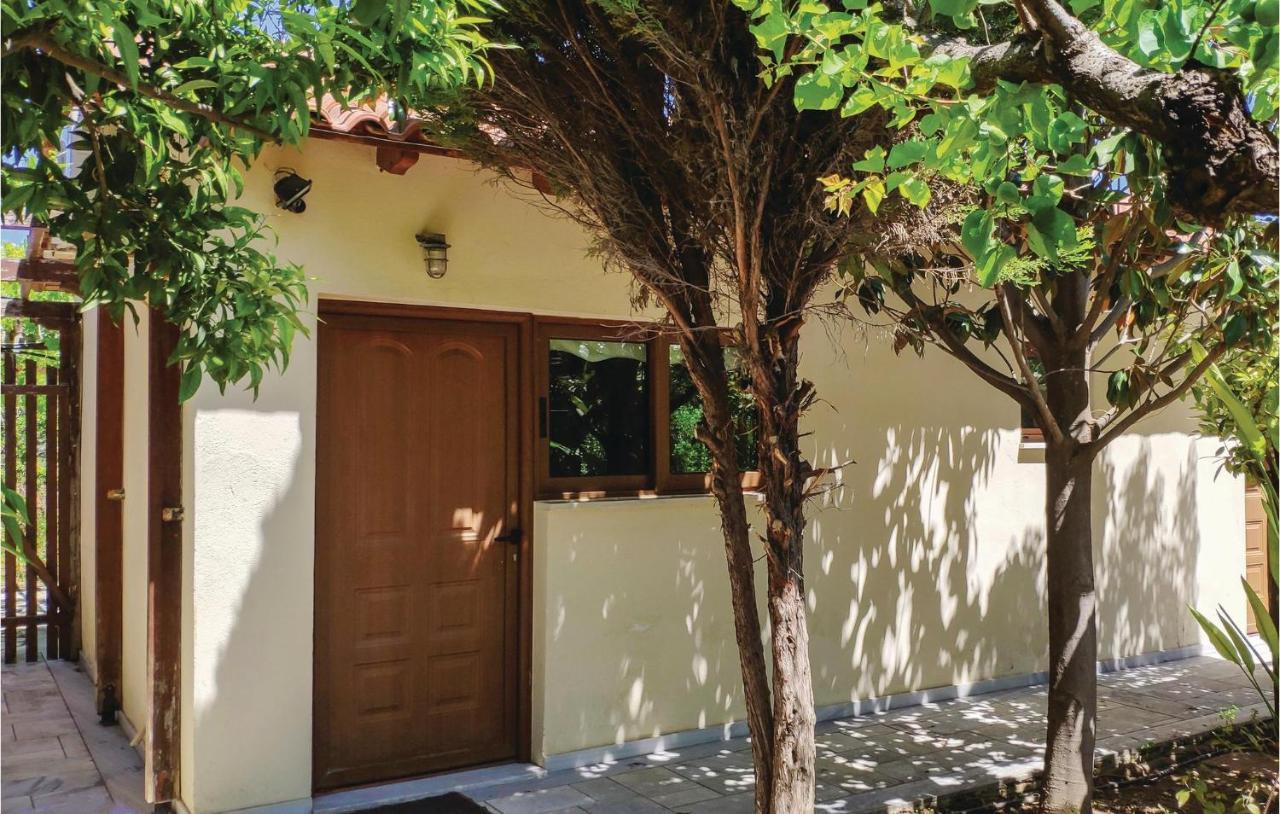 Lovely Home In Kiato With Wifi Exterior foto