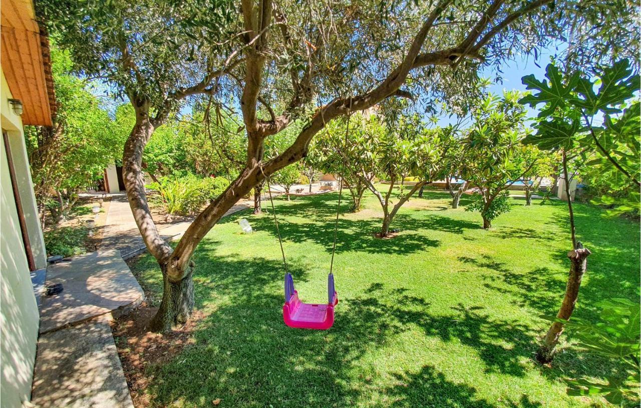 Lovely Home In Kiato With Wifi Exterior foto